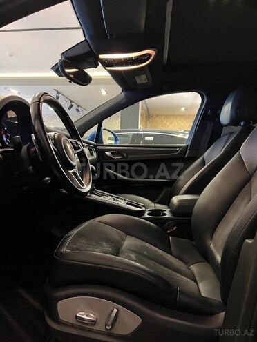 Porsche Macan-13