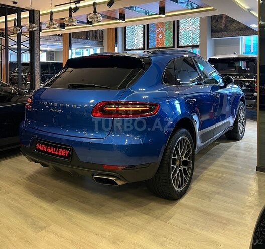 Porsche Macan-2