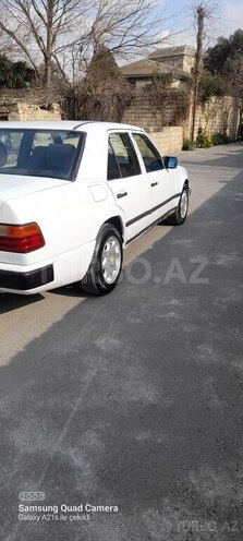 Mercedes E 200 d 1990, 286,330 km - 2.0 l - Bakı