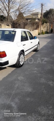 Mercedes E 200 d 1990, 286,330 km - 2.0 l - Bakı