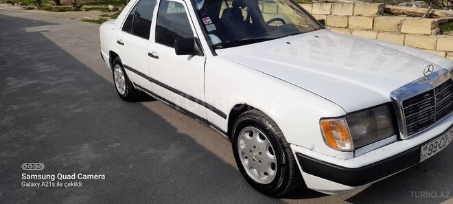 Mercedes E 200 d 1990, 286,330 km - 2.0 l - Bakı