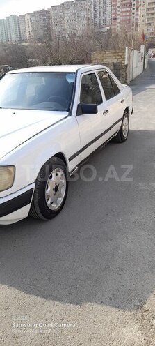 Mercedes E 200 d 1990, 286,330 km - 2.0 l - Bakı