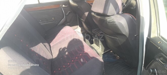 Mercedes E 200 d 1990, 286,330 km - 2.0 l - Bakı