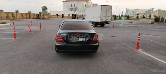 Mercedes E 320 2003, 303,000 km - 3.2 l - Bakı