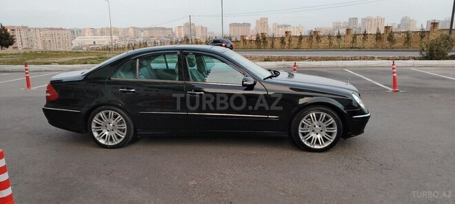 Mercedes E 320 2003, 303,000 km - 3.2 l - Bakı