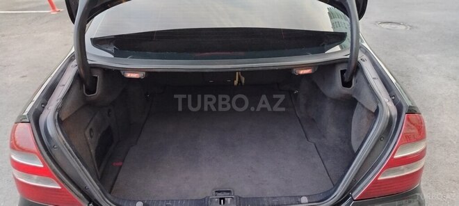 Mercedes E 320 2003, 303,000 km - 3.2 l - Bakı
