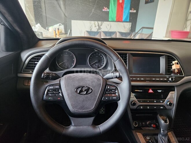 Hyundai Avante-3