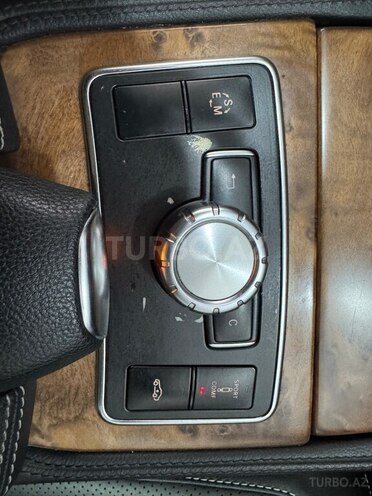 Mercedes CLS 350-3