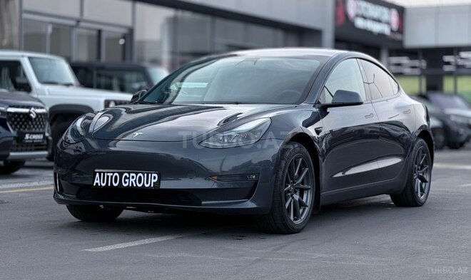 Tesla Model 3-3