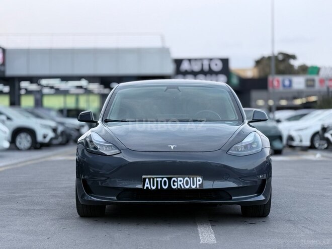 Tesla Model 3-2