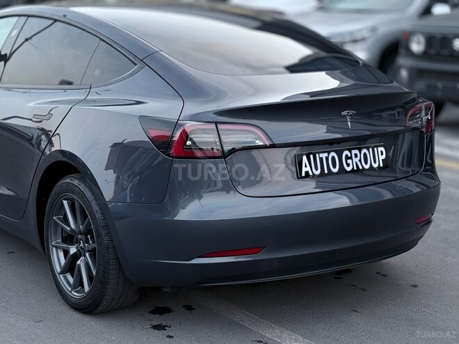Tesla Model 3-7