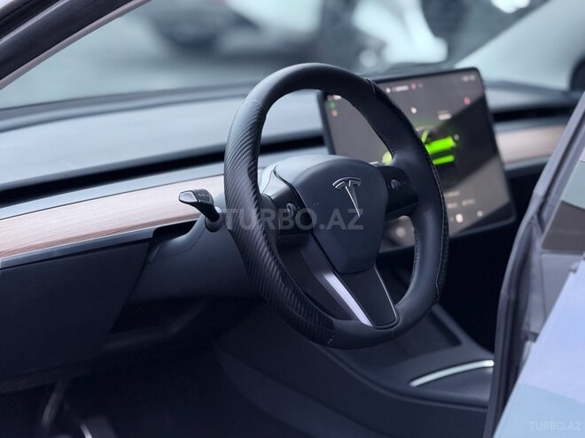 Tesla Model 3-12