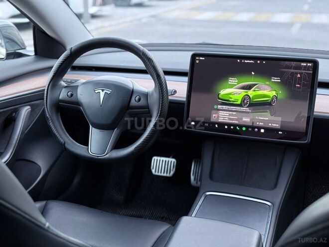 Tesla Model 3-11