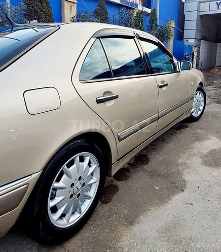 Mercedes E 240 1999, 340,000 km - 2.4 l - Bakı