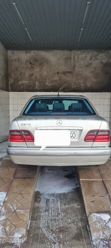 Mercedes E 240 1999, 340,000 km - 2.4 l - Bakı