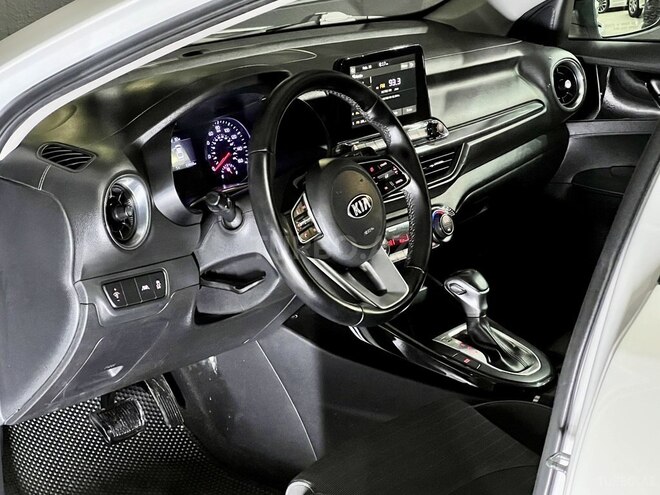 Kia Forte-13