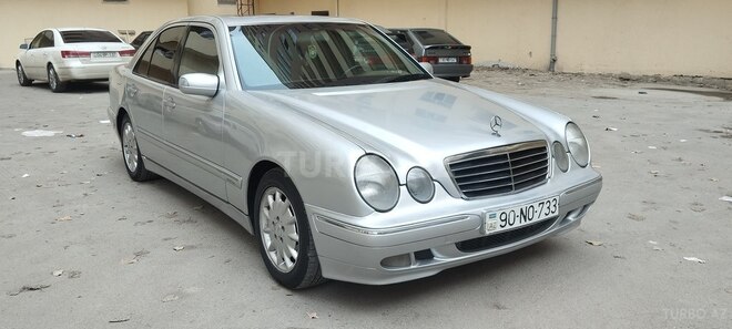 Mercedes E 240 2000, 298,000 km - 2.4 л - Sumqayıt