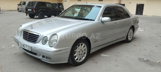 Mercedes E 240 2000, 298,000 km - 2.4 л - Sumqayıt