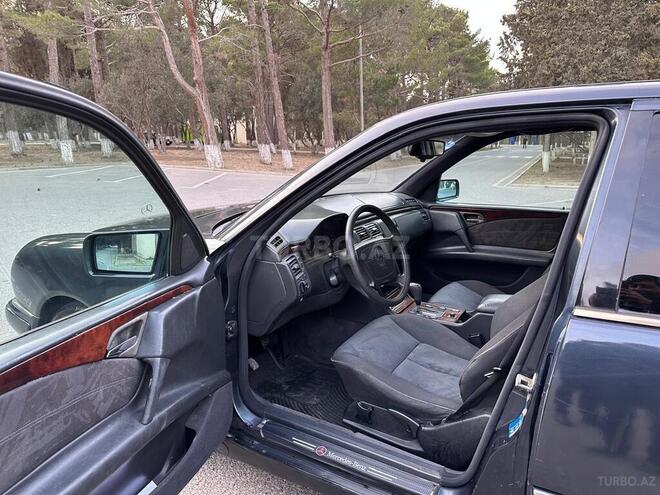 Mercedes E 230 1996, 227,000 km - 2.3 l - Sumqayıt