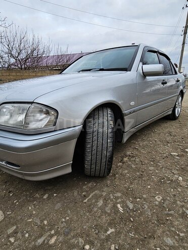 Mercedes  2000, 270,000 km - 2.4 l - Goranboy