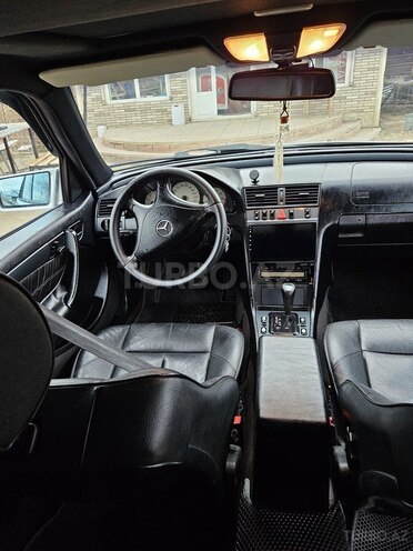 Mercedes  2000, 270,000 km - 2.4 l - Goranboy
