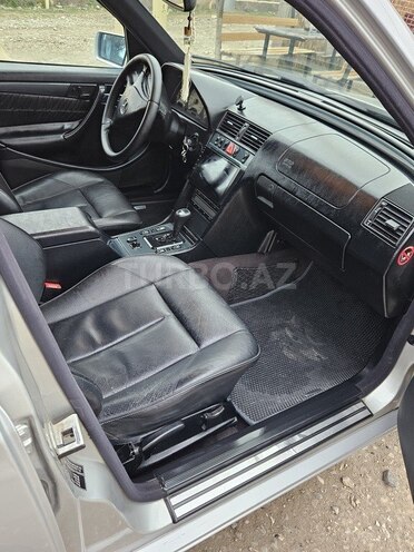 Mercedes  2000, 270,000 km - 2.4 l - Goranboy