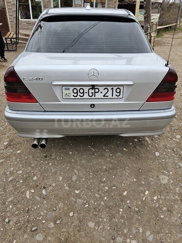 Mercedes  2000, 270,000 km - 2.4 l - Goranboy