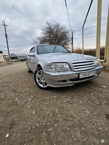 Mercedes  2000, 270,000 km - 2.4 l - Goranboy