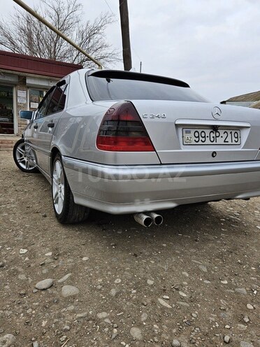 Mercedes  2000, 270,000 km - 2.4 l - Goranboy