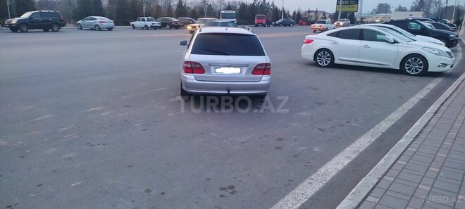 Mercedes E 220 d 2008, 389,000 km - 2.2 л - Bərdə