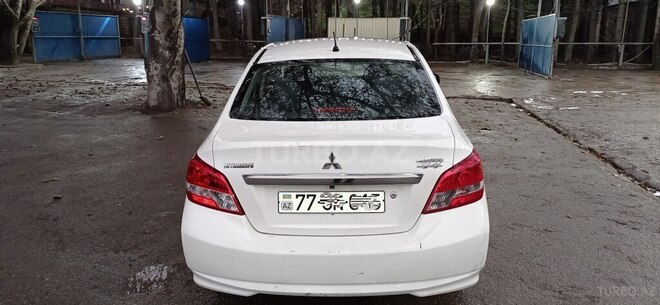 Mitsubishi Mirage 2019, 102,500 km - 1.2 л - Bakı