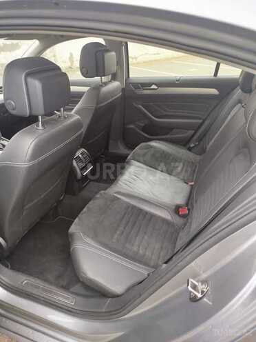Volkswagen Passat-9