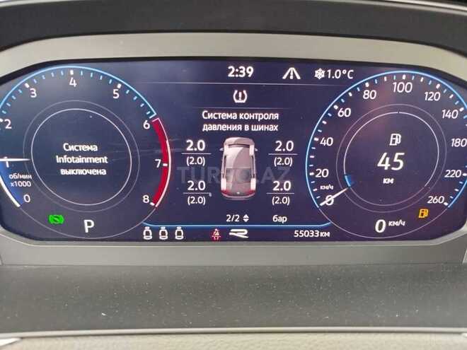 Volkswagen Passat-12