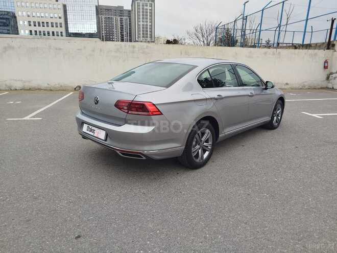 Volkswagen Passat-5