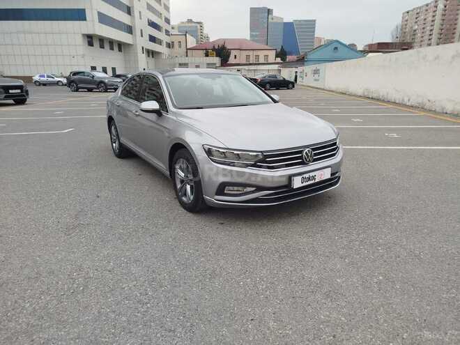 Volkswagen Passat-2