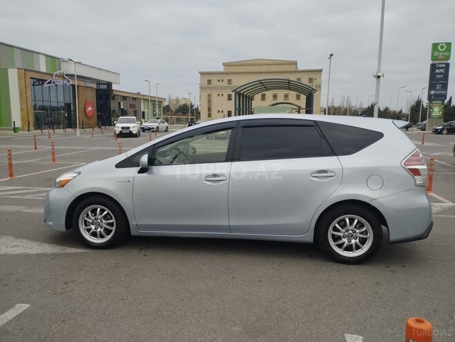 Toyota Prius V 2016, 207,123 km - 1.8 l - Xırdalan
