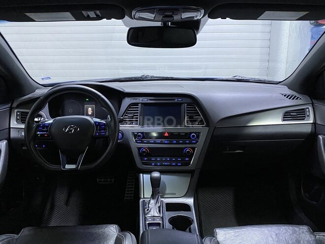 Hyundai Sonata-15