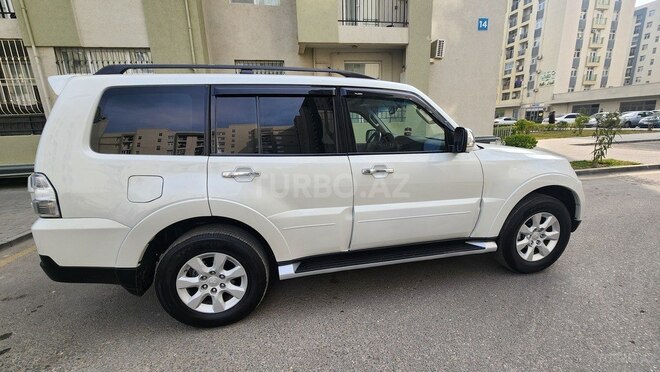 Mitsubishi Pajero 2008, 173,000 km - 3.0 l - Bakı