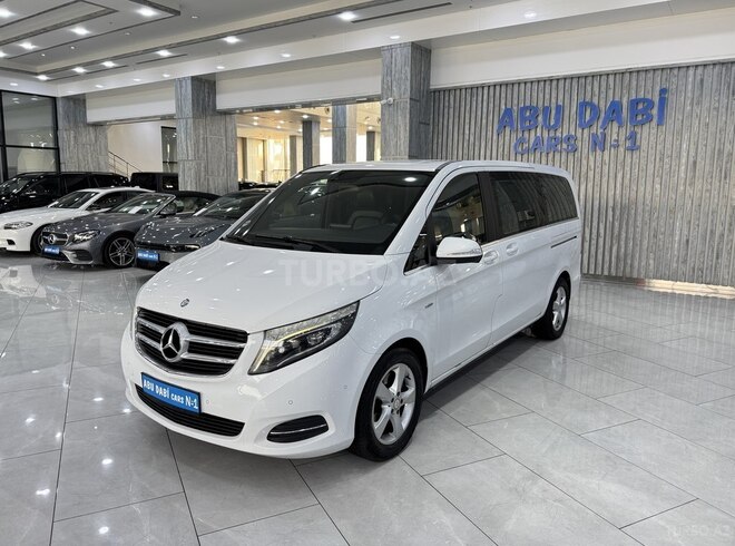 Mercedes V 220 2015, 226,600 km - 2.2 л - Bakı