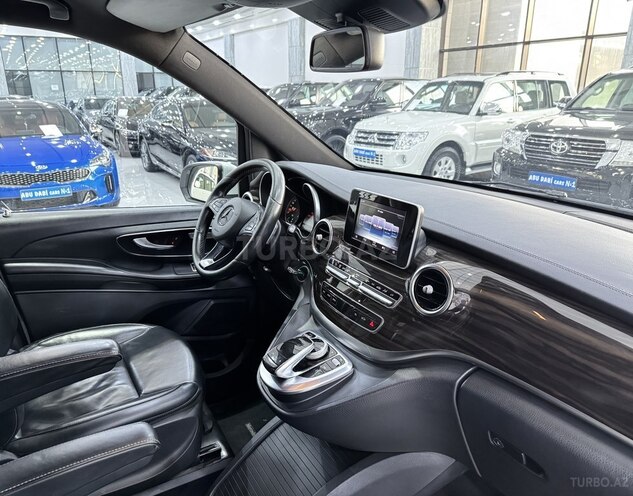 Mercedes V 220 2015, 226,600 km - 2.2 л - Bakı