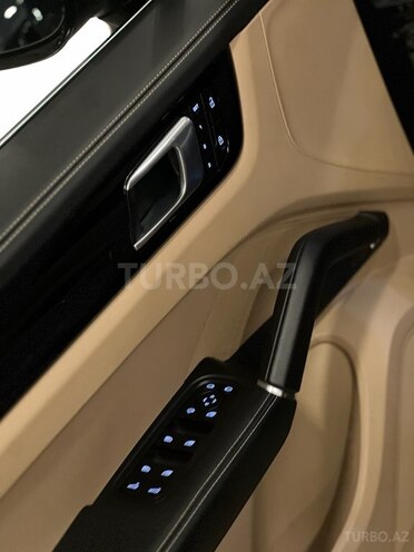 Porsche Cayenne-8