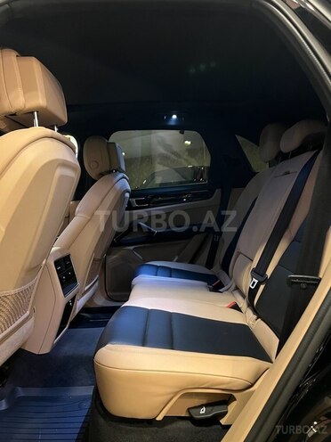Porsche Cayenne-11