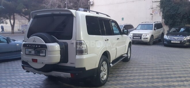 Mitsubishi Pajero 2008, 215,000 km - 3.0 л - Bakı