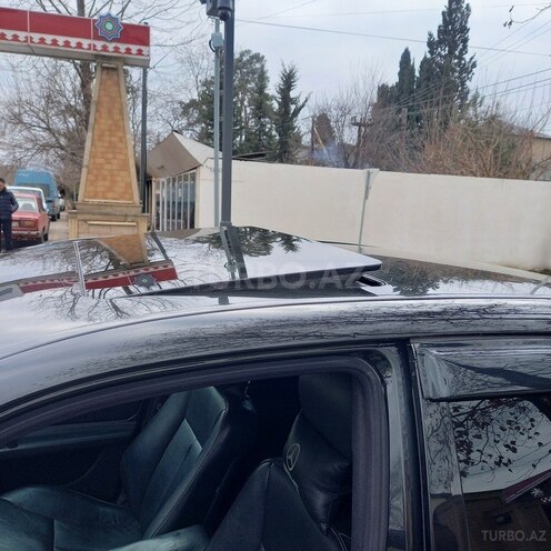 Mercedes E 240 1999, 368,000 km - 2.4 l - Qazax