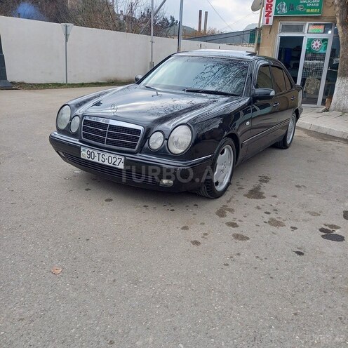Mercedes E 240 1999, 368,000 km - 2.4 l - Qazax