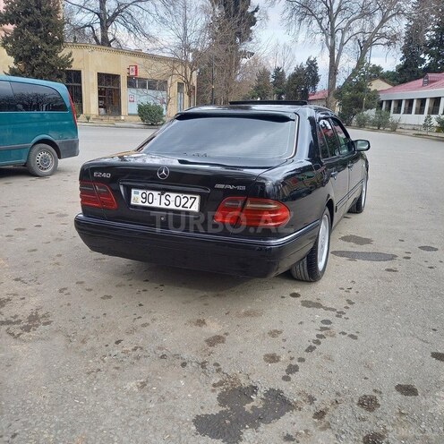 Mercedes E 240 1999, 368,000 km - 2.4 l - Qazax