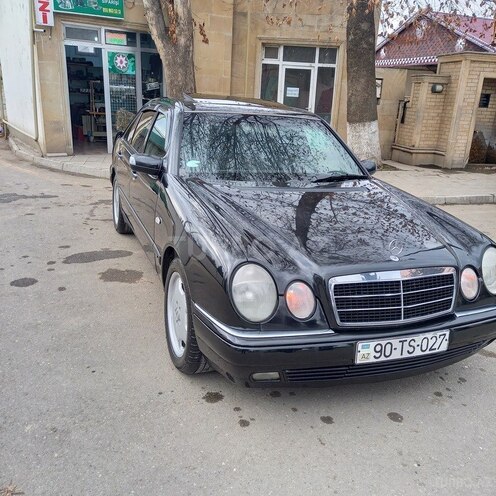Mercedes E 240 1999, 368,000 km - 2.4 l - Qazax