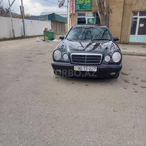 Mercedes E 240 1999, 368,000 km - 2.4 l - Qazax