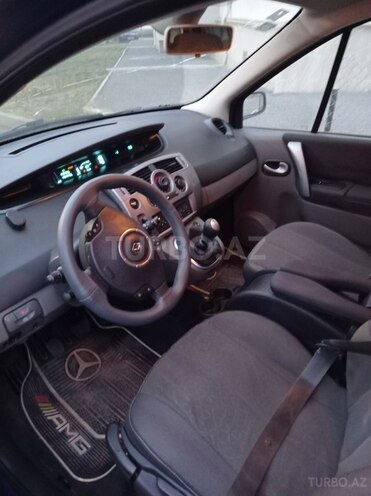 Renault Scenic-8