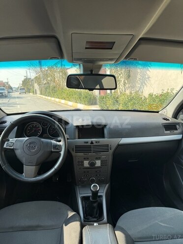 Opel Astra 2006, 330,000 km - 1.4 l - Bakı